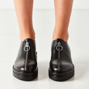 Vagabond Iza Black Leather Platform Oxford